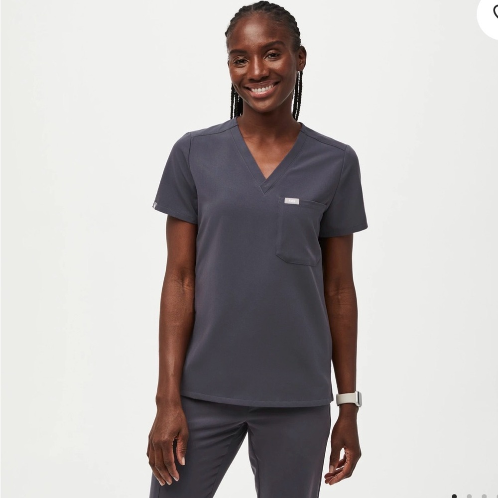 Figs | Catarina Scrub Top - Charcoal